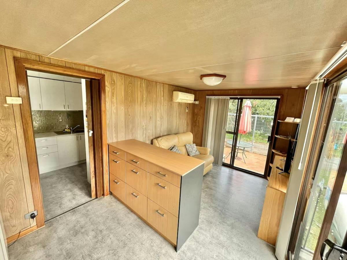 Garden Studio Stay - Airbnb- living area