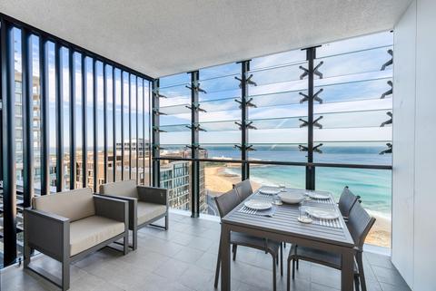 Executive Beach Apartment