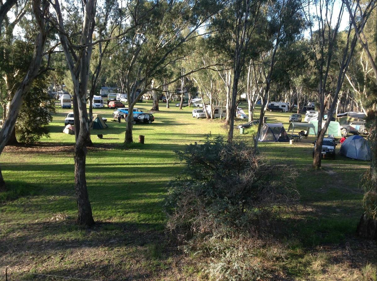 Unpowered Bush Camping Area with absolute riverfront sites!