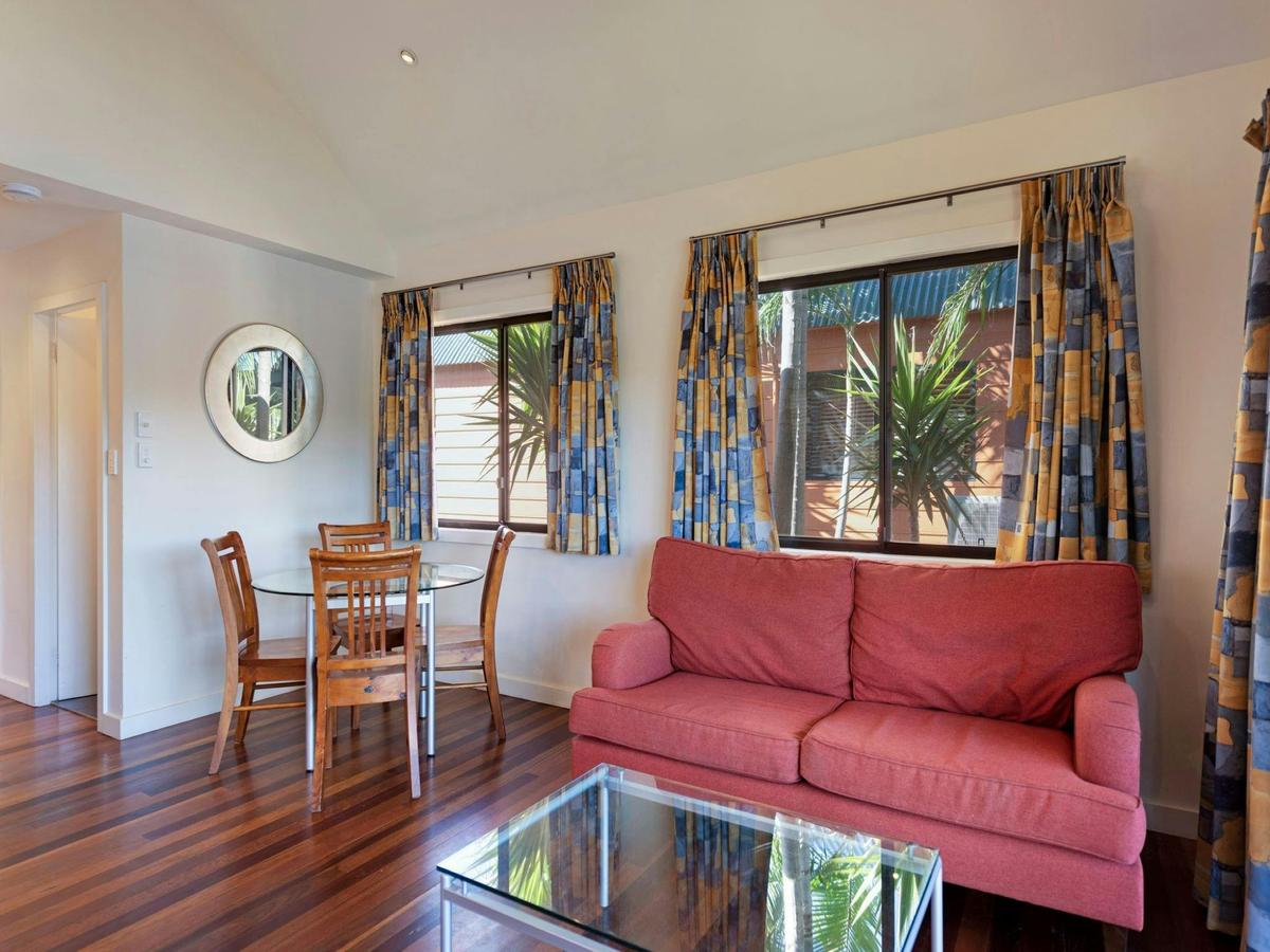 Deluxe Two Bedroom Spa Cabin