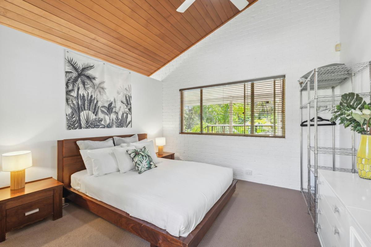 Bedroom tropical