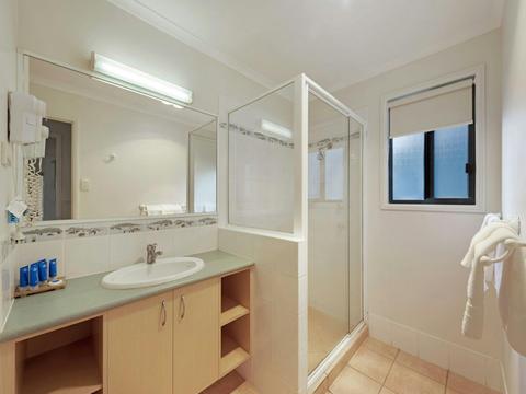 Deluxe Two Bedroom Waterfront Cabin