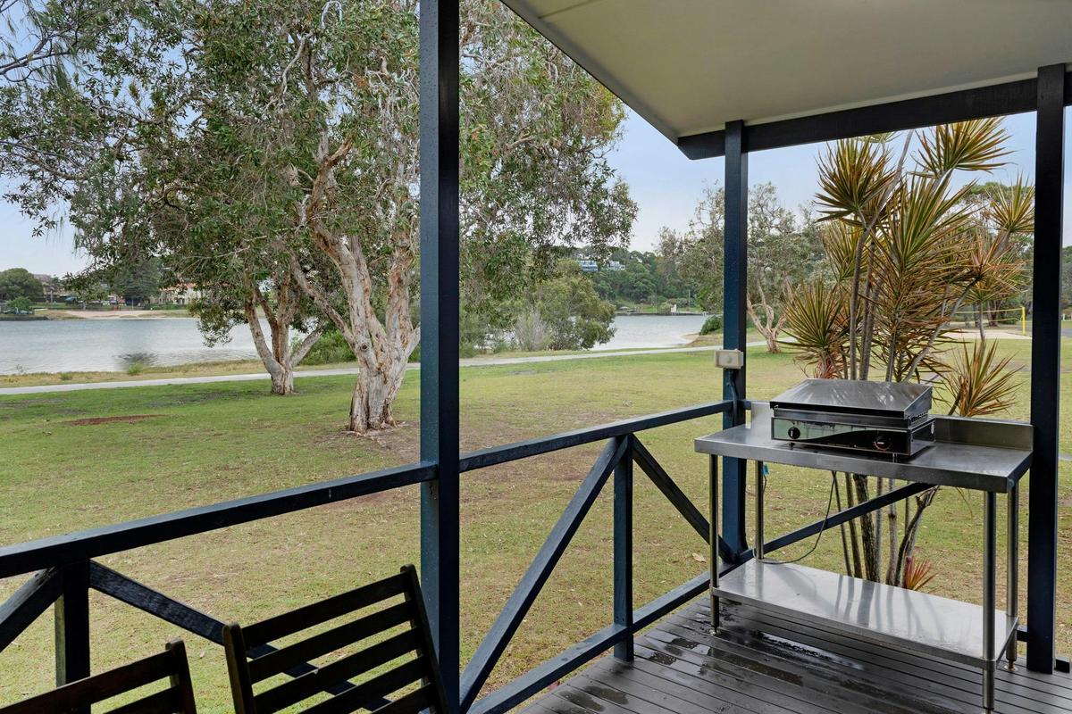 Deluxe Three Bedroom Waterview Cabin