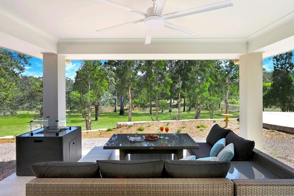 Relax and dine Alfresco by the outdoor fire