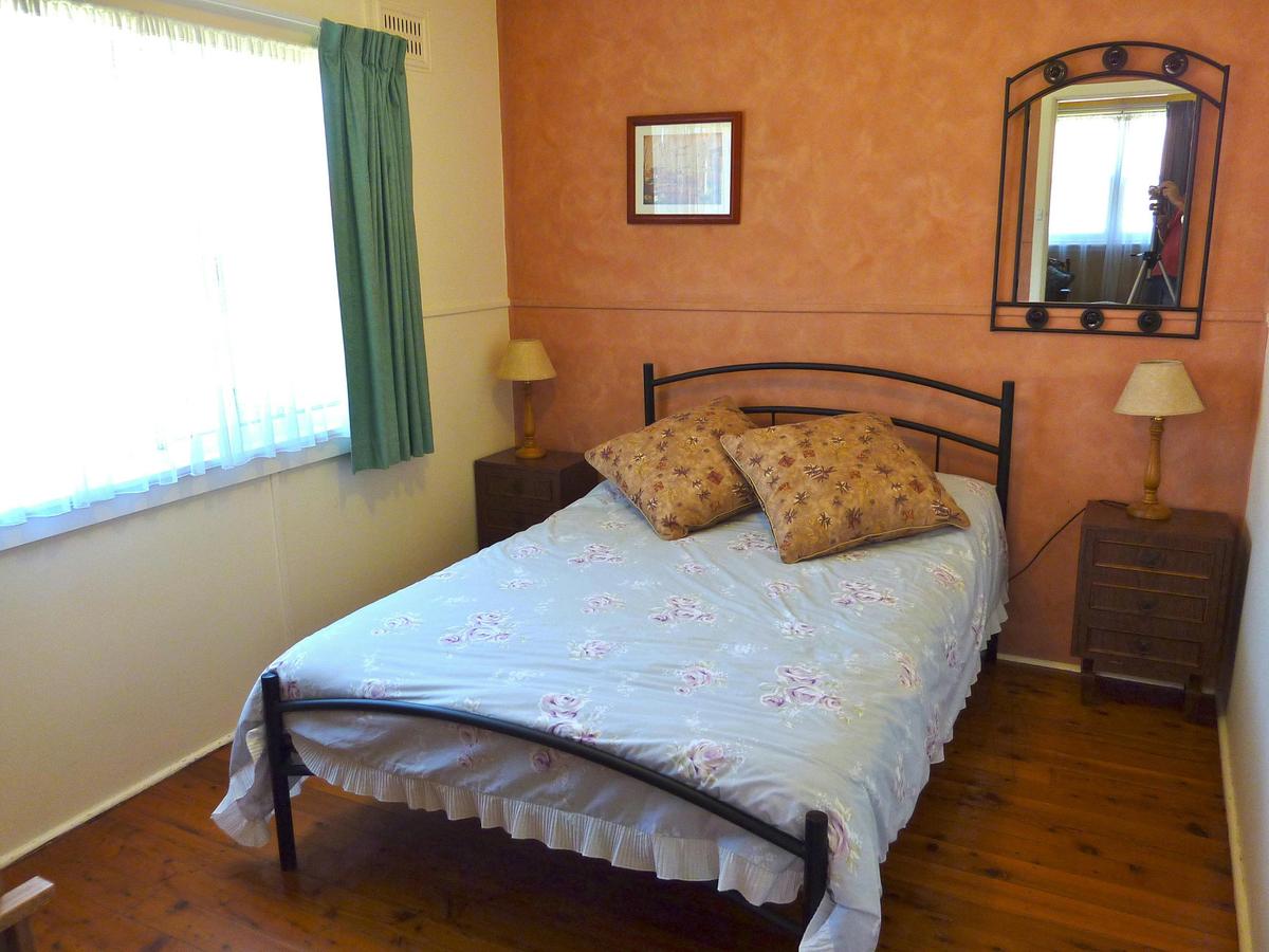 Lorikeet main bedroom