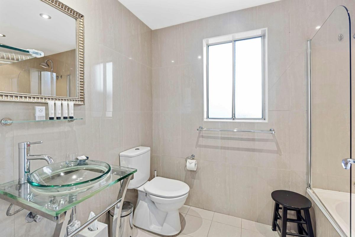 de Russie Boutique Hotel Orange - Three Bedroom Suite - Bathroom