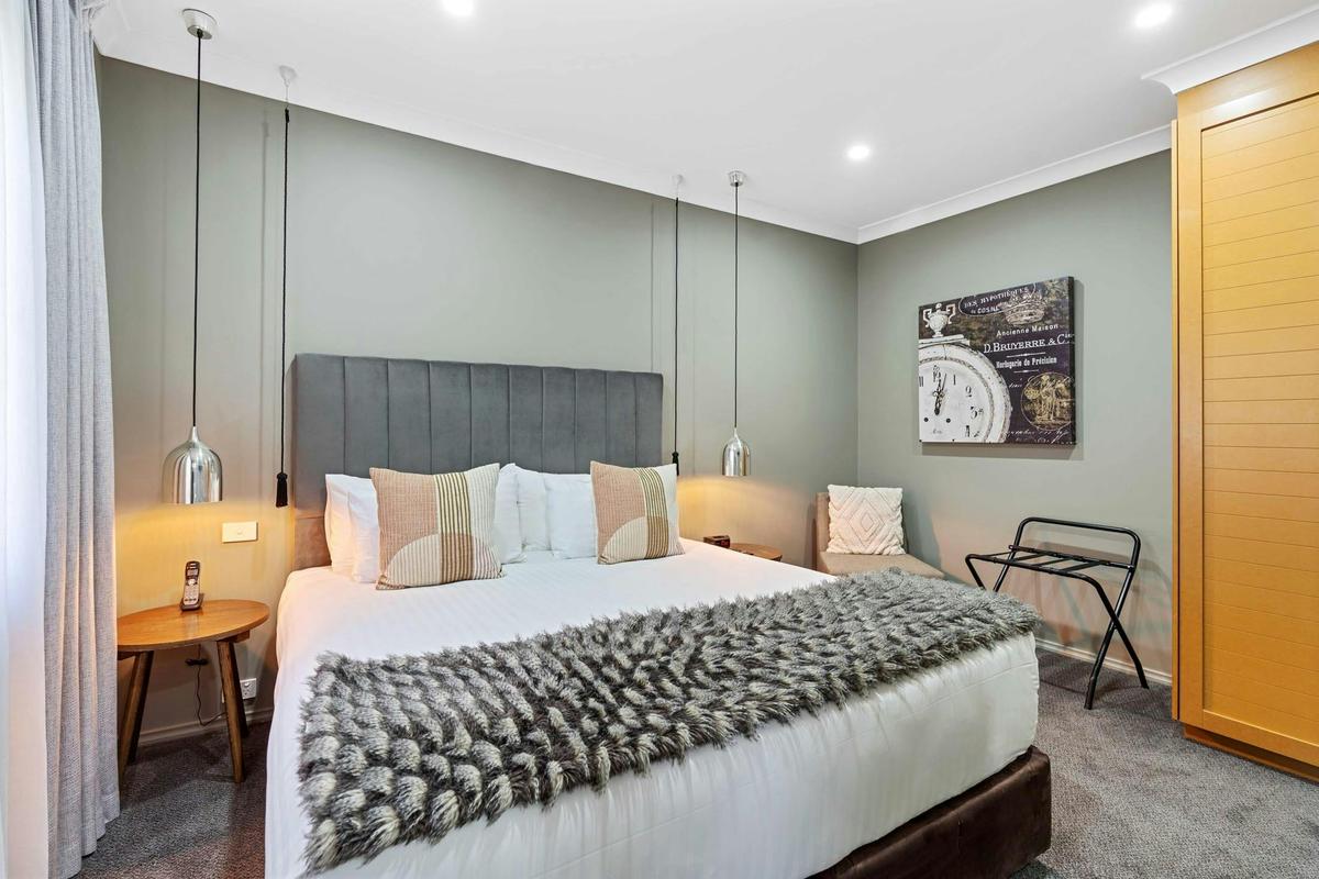 de Russie Boutique Hotel Orange - One Bedroom Suite, Private Study - Bedroom