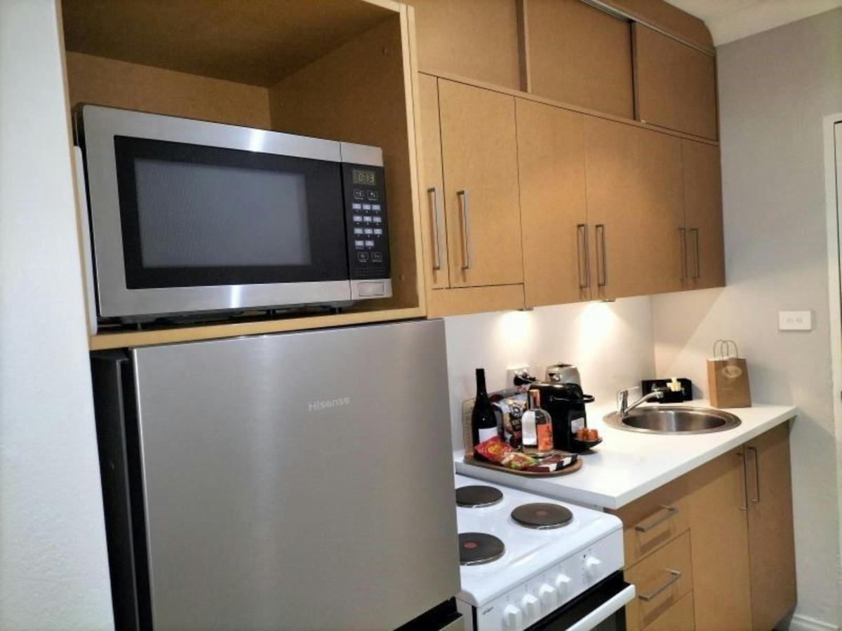 de Russie Boutique Hotel Orange - One Bedroom Suite, Private Study - Kitchenette