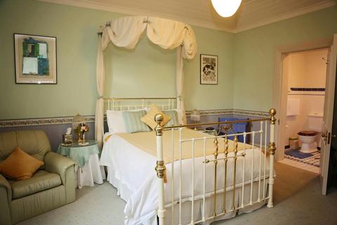 Blue Queen room
