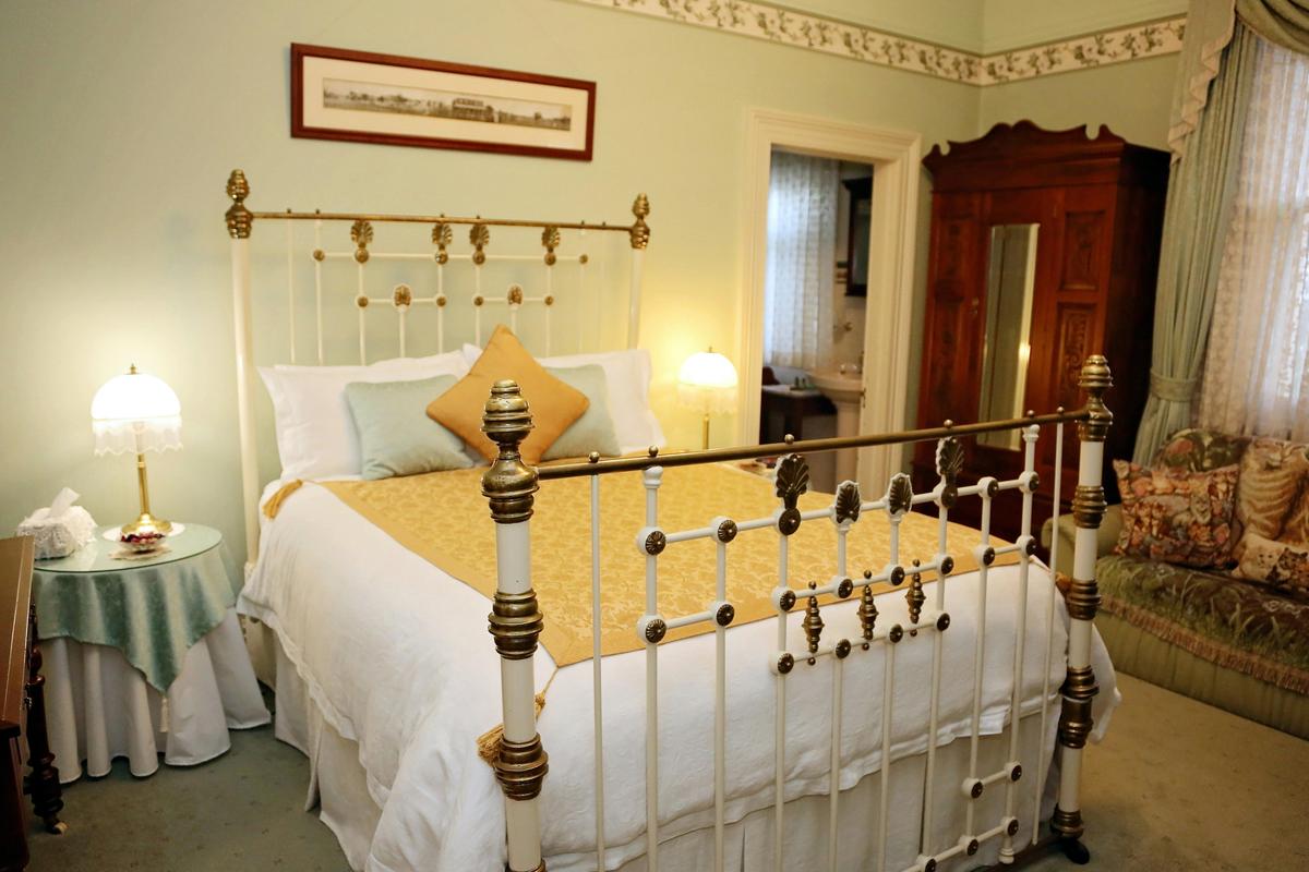 Signature Queen Suite and Sitting room