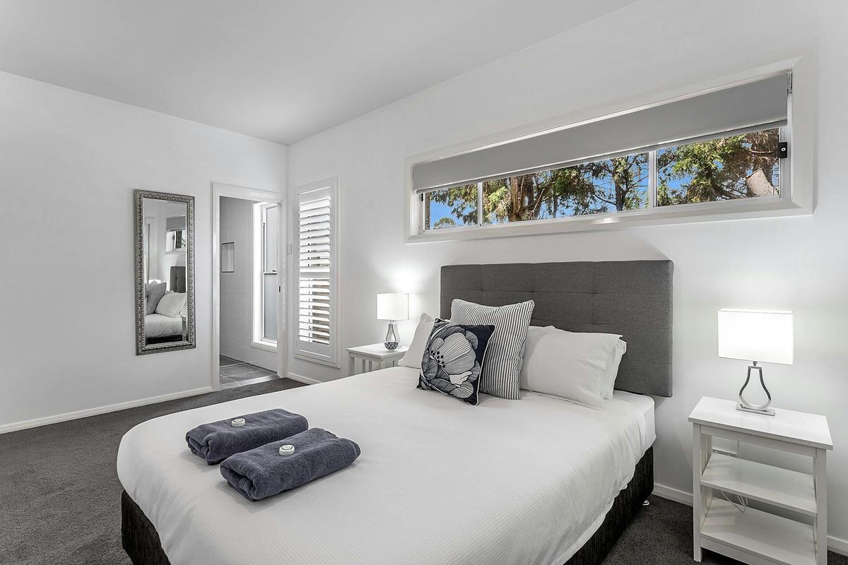 Master queen bedroom with lux linen, and ensuite