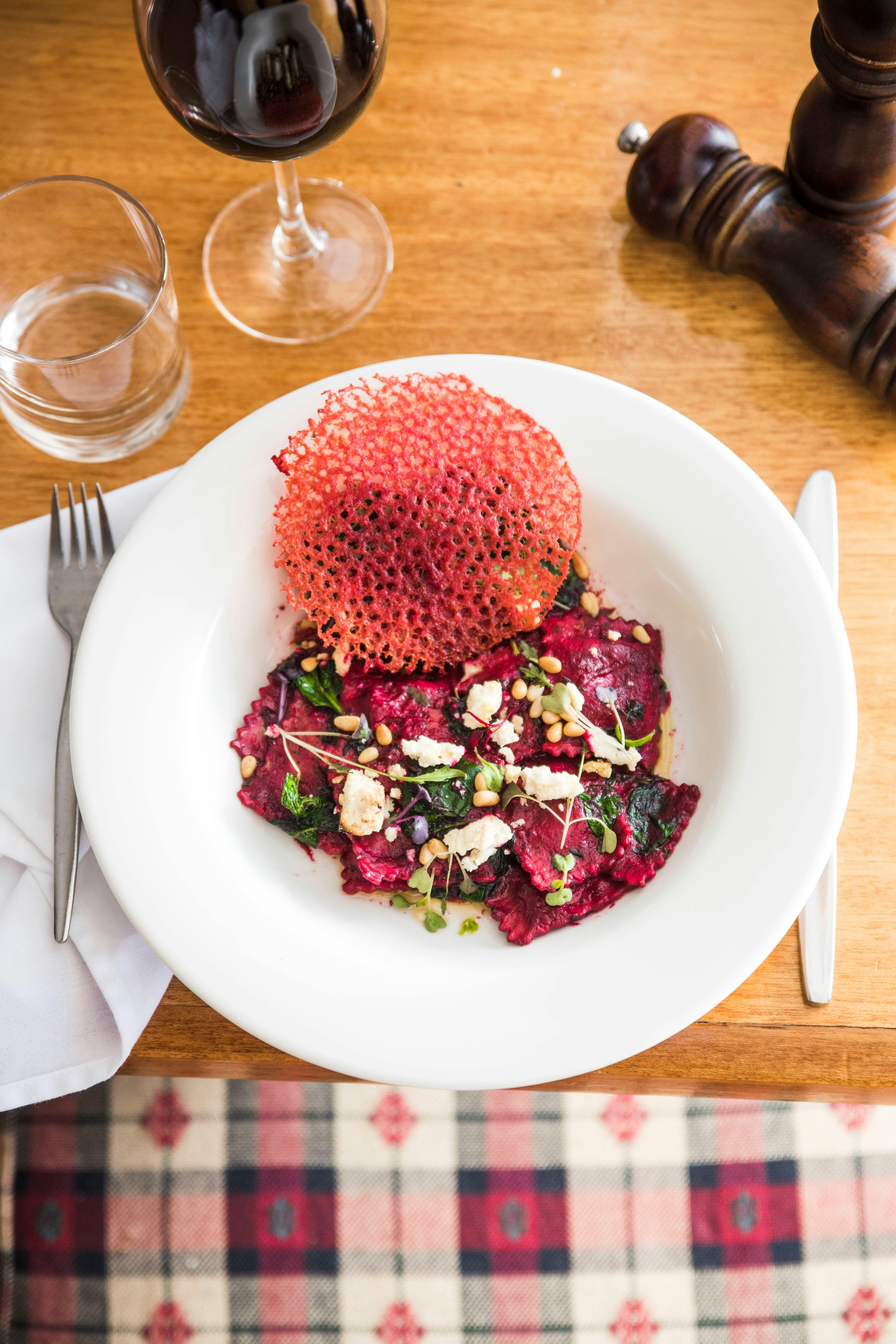 Wine & Dine - White Spider Style