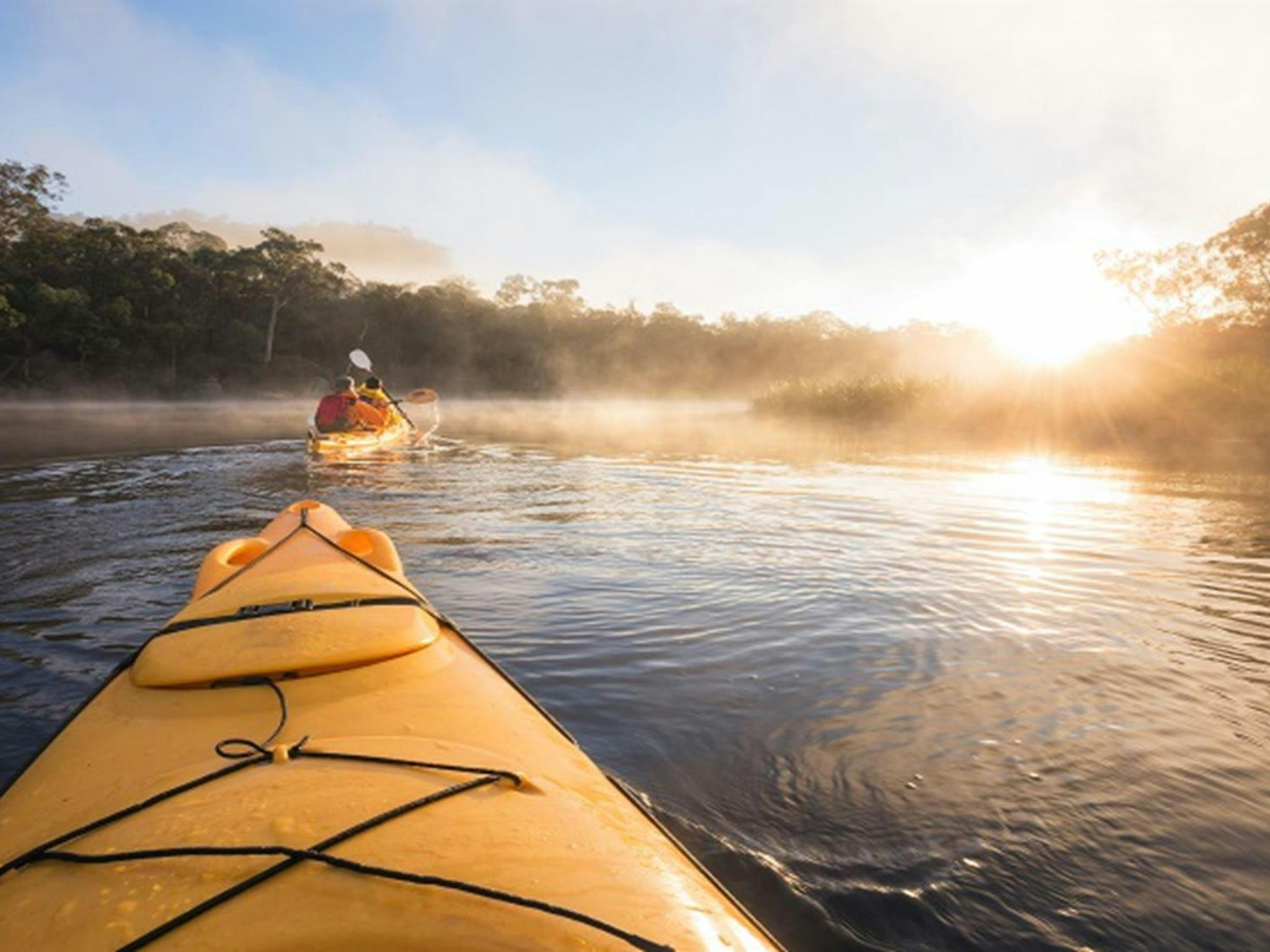 People kayacking along Cudgeong river, Dunns Swamp - Ganguddy campground, Wollemi National Park.