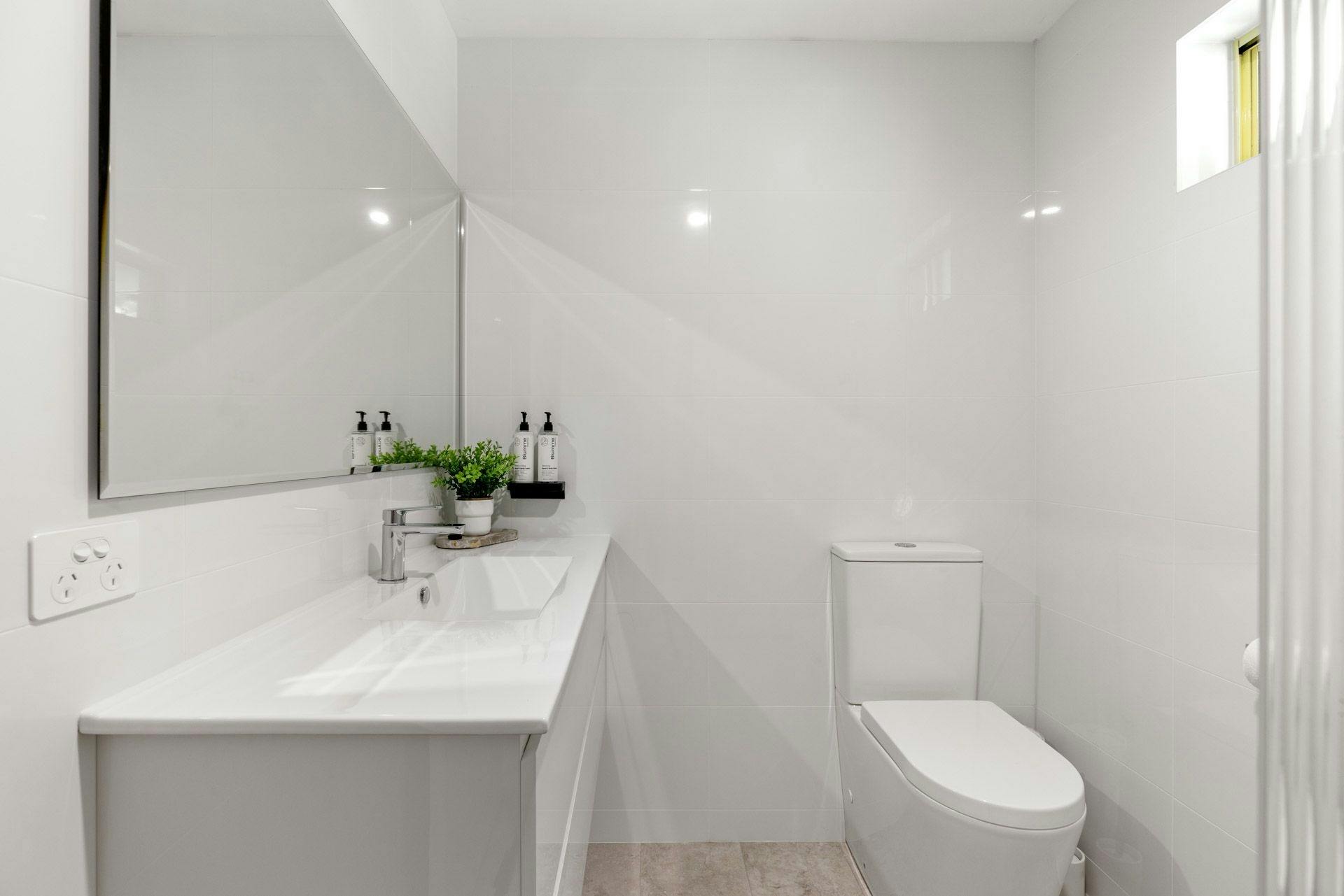 Main Bathroom - Luxury with quality products, towels and bath matt