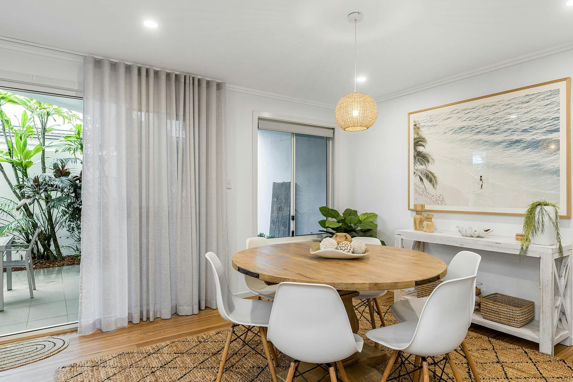 Drift - Byron Bay - Dining flow to Outdoor Area