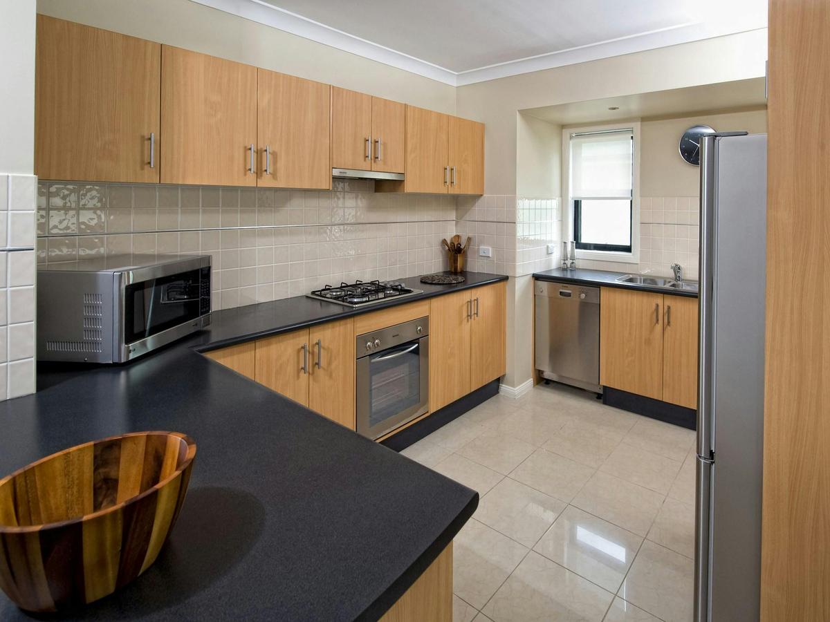 Full Kitchen Luxury Townhouse