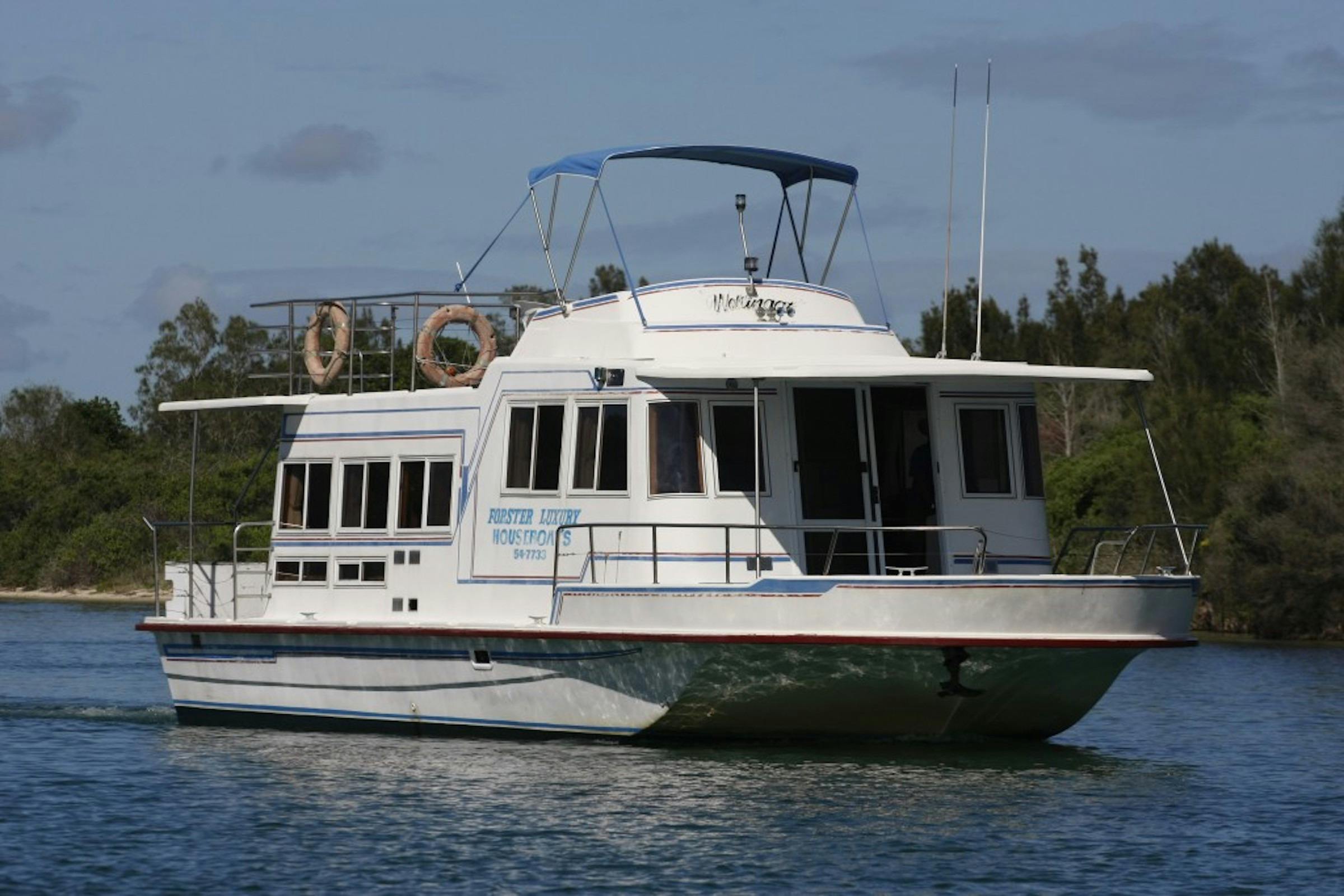 Forster Houseboat Hire 45 foot sleeps up to 10 guests