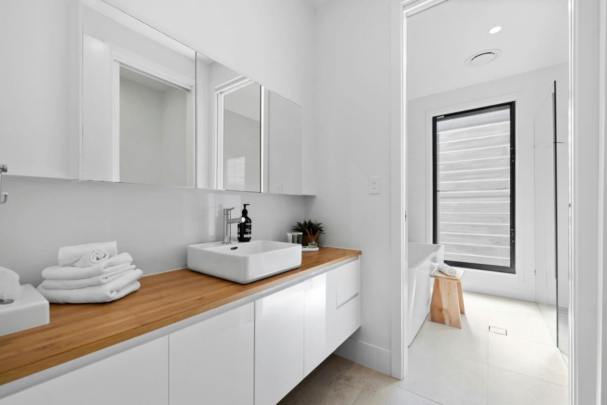 Bathroom vanity