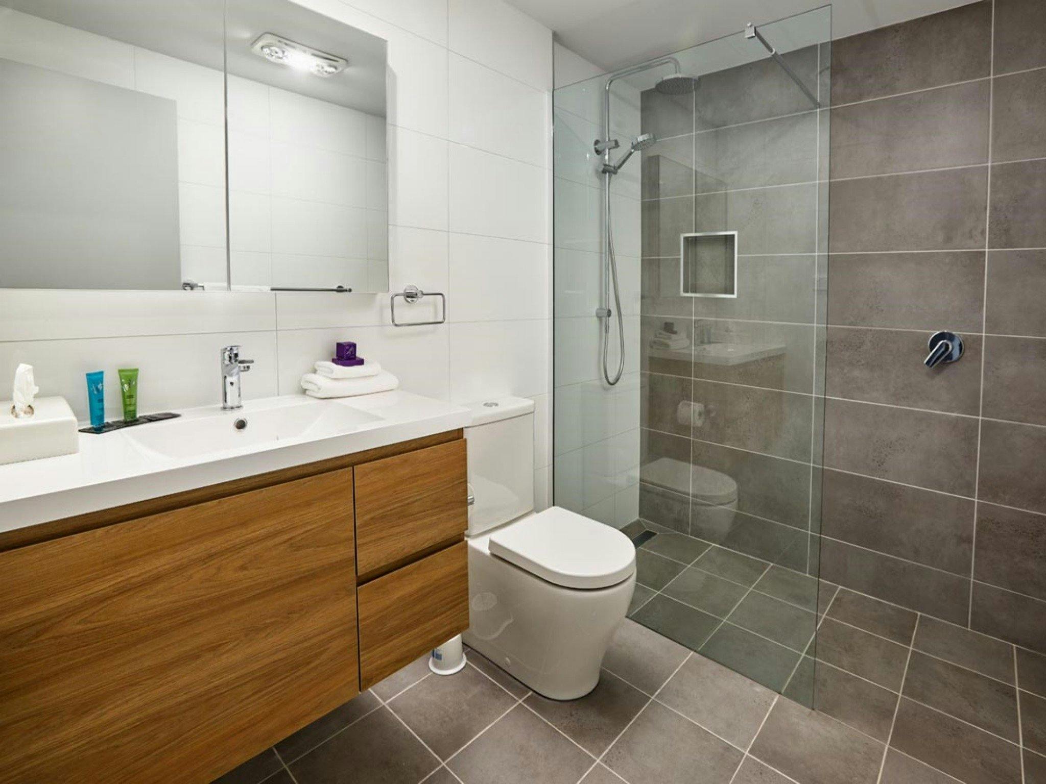 East Maitland Executive Apartments - Bathroom