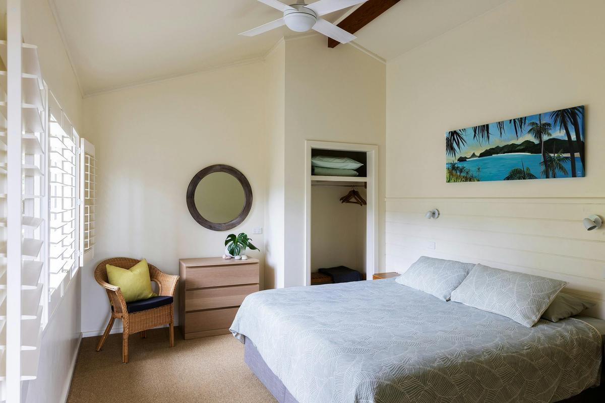 Ad View Room