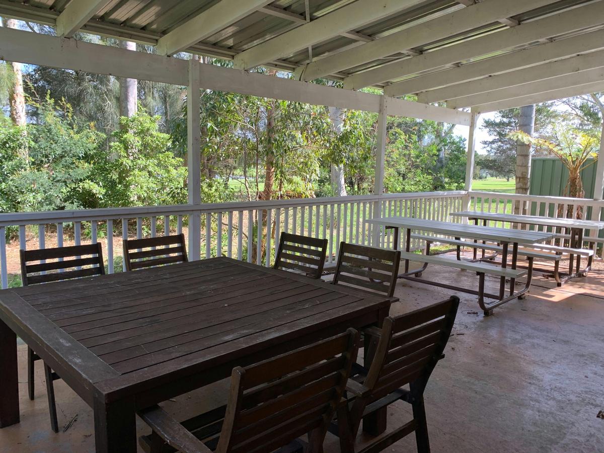 Golf View Motel Outdoor Seating