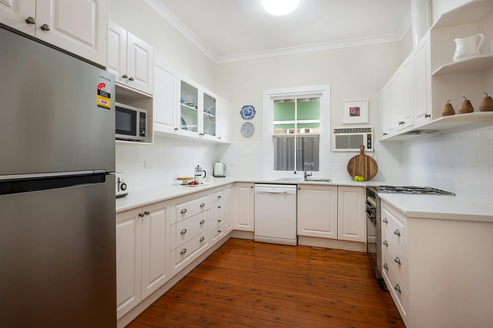 Fully equipped kitchen