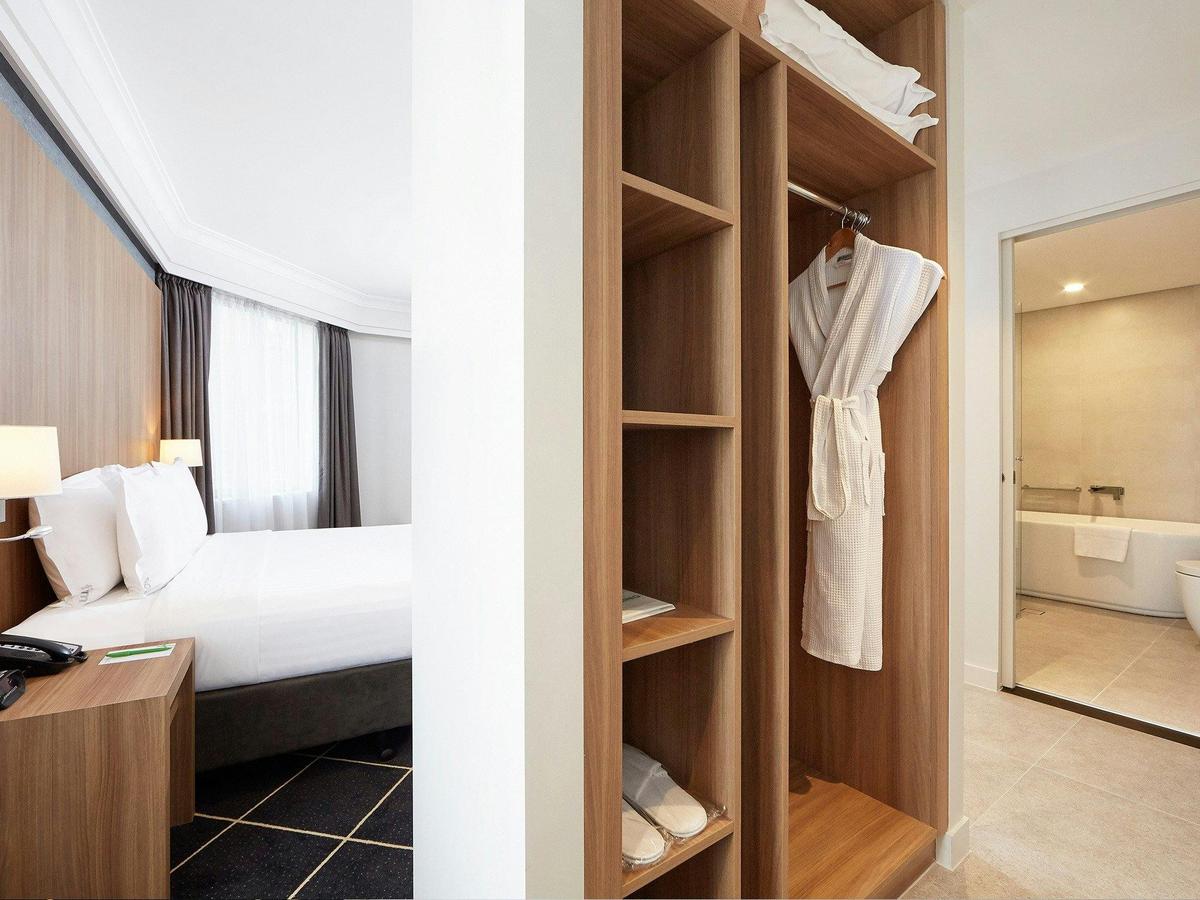 1 King Bed Suite 1 Bedroom