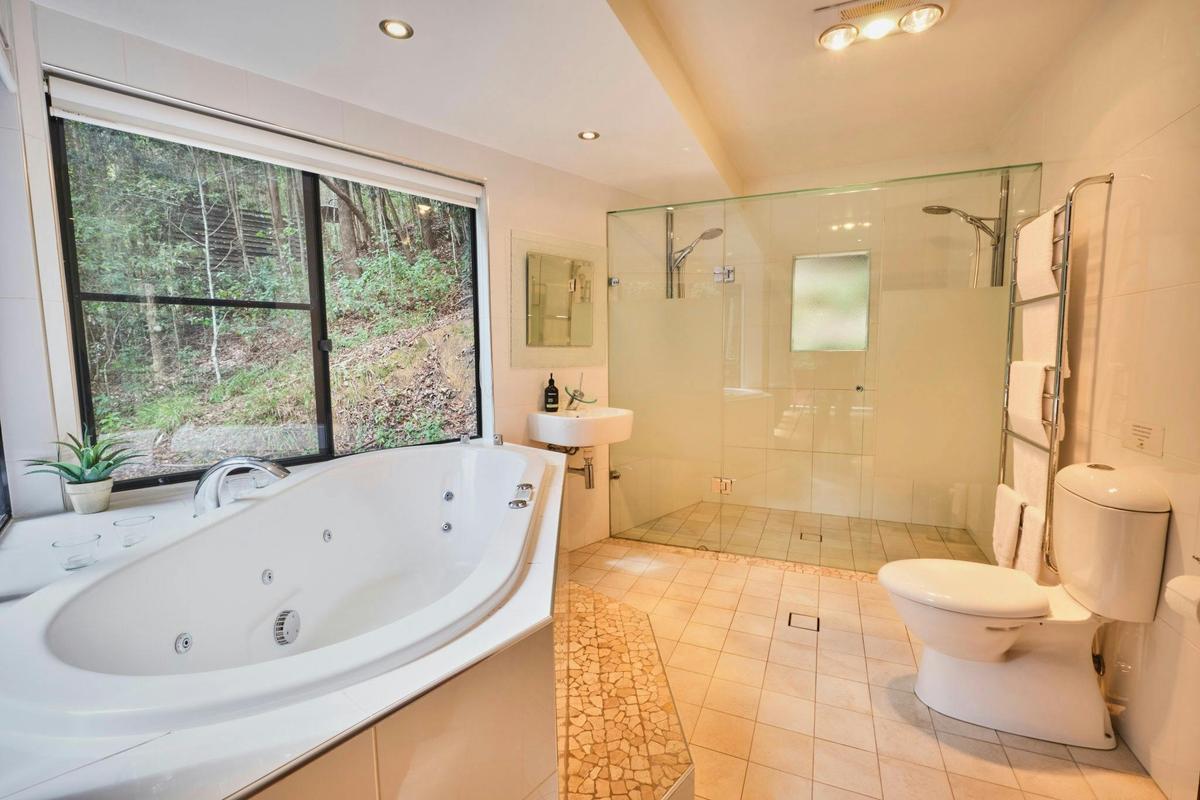 Hidden Valley Bathroom