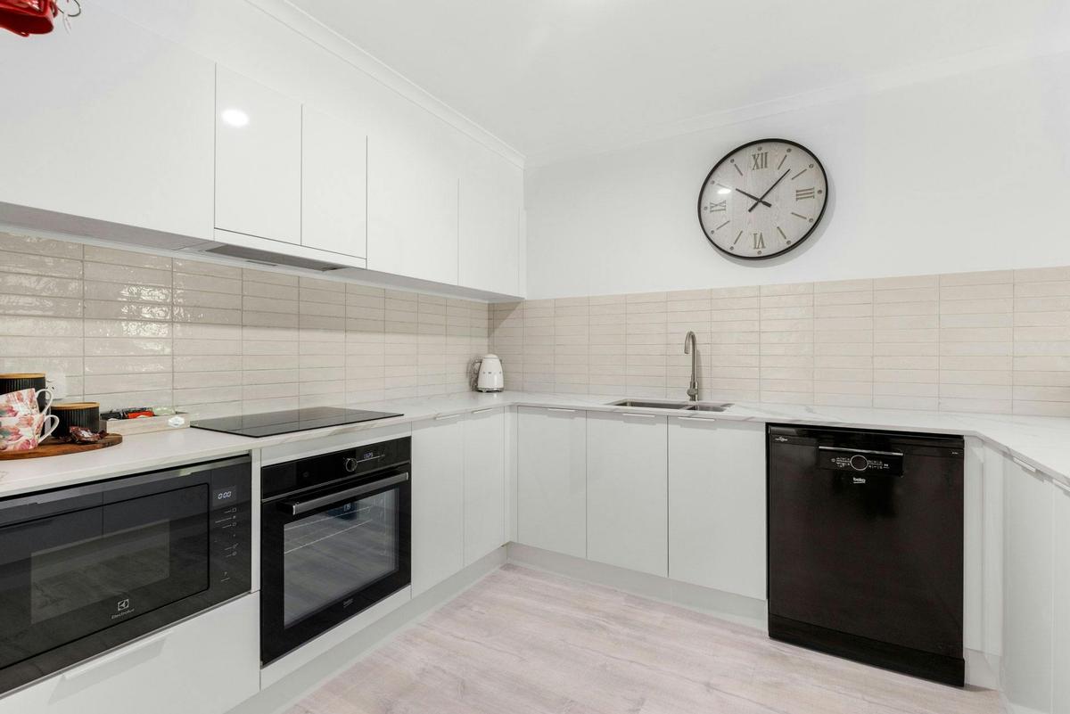 Kitchen - with quality appliances