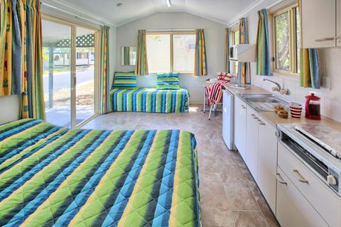 Studio Cabin with Divan