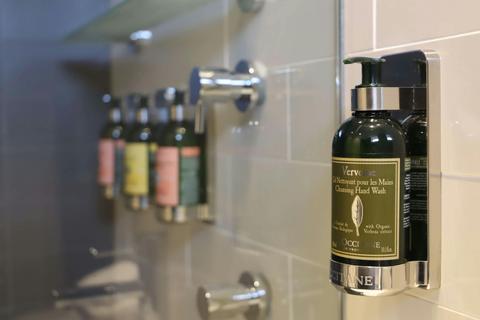 L’OCCIATANE Bathroom Amenities