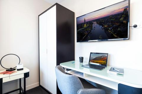 Haven Cube - plenty of workspace