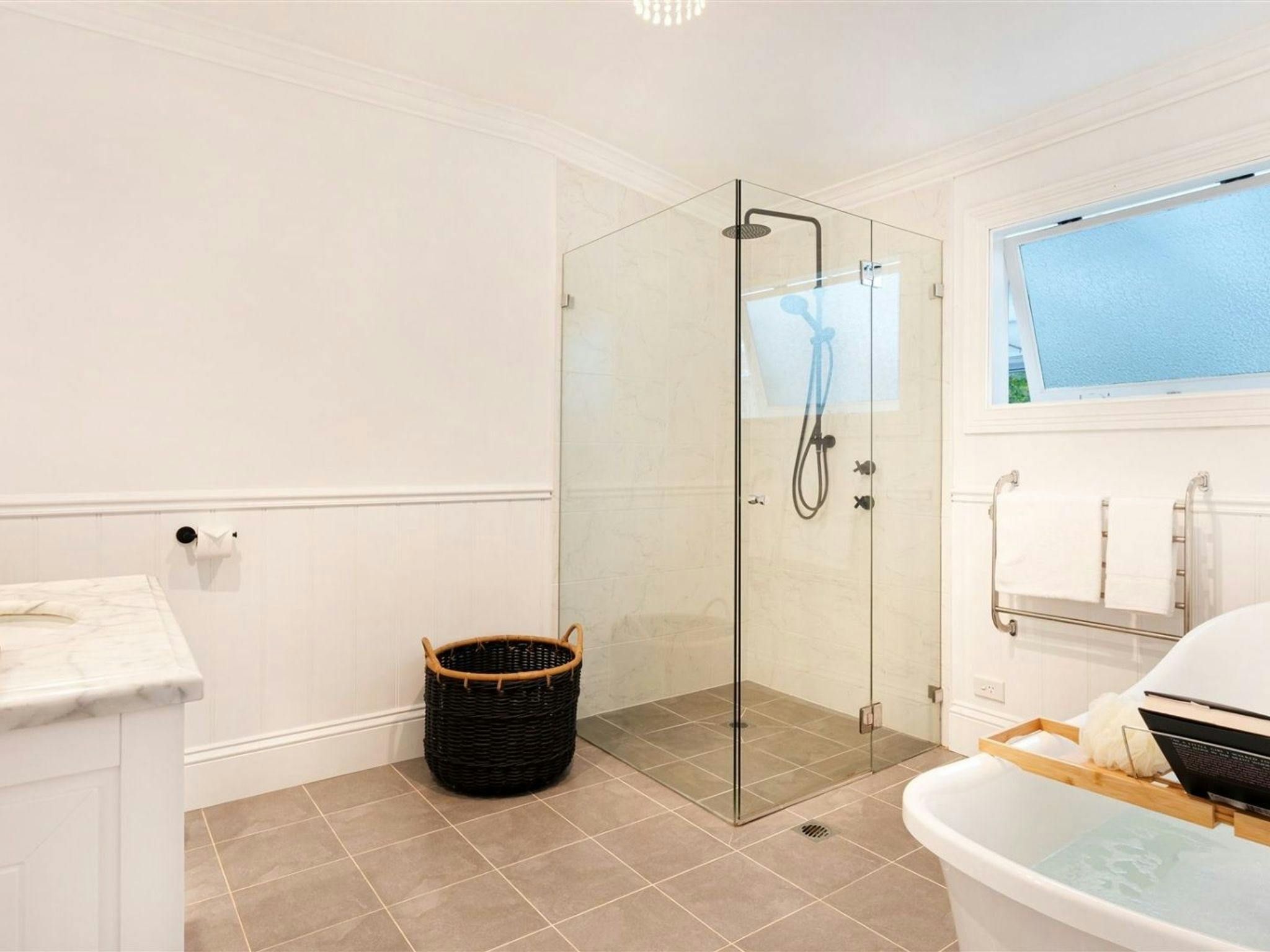Glenbrae | Bathroom | Bathtub | Shower