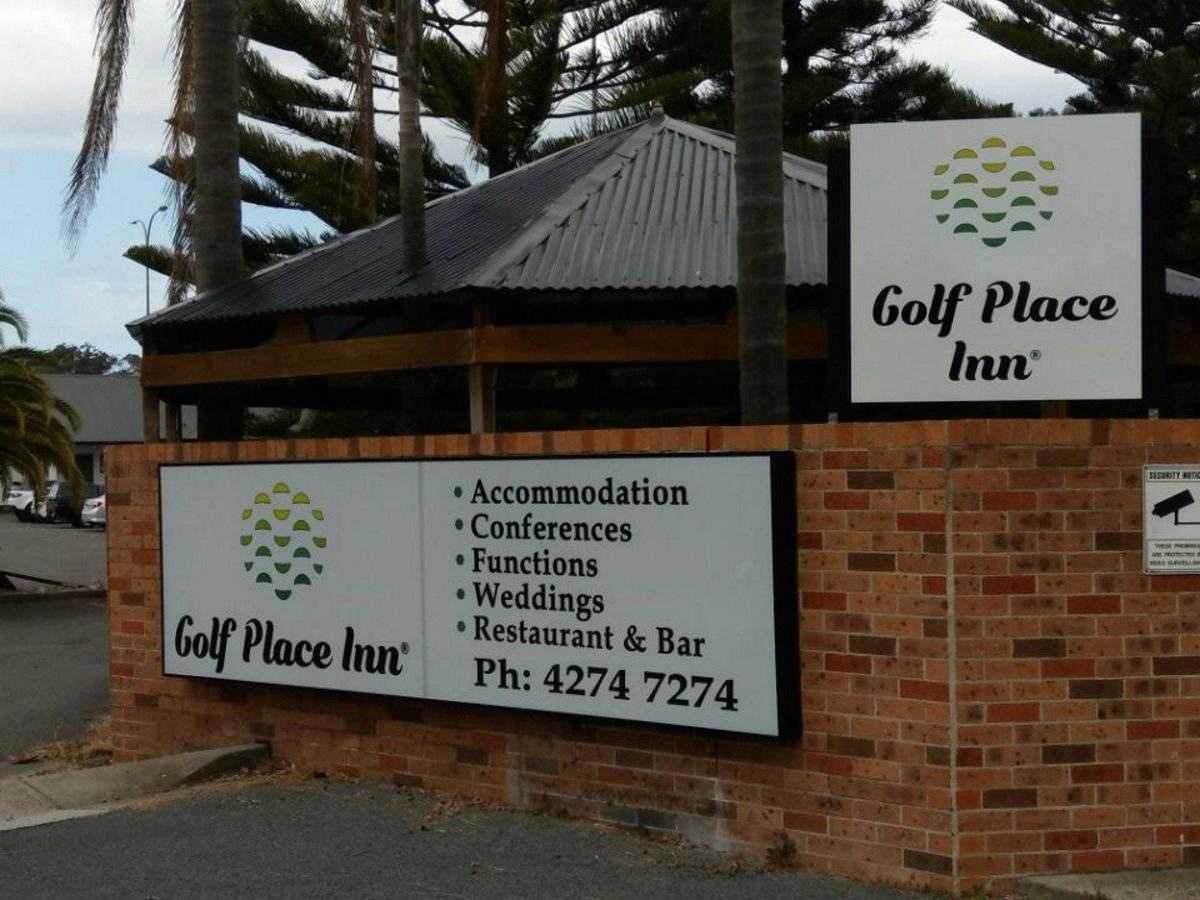 Golf Place & Lakeside Inn