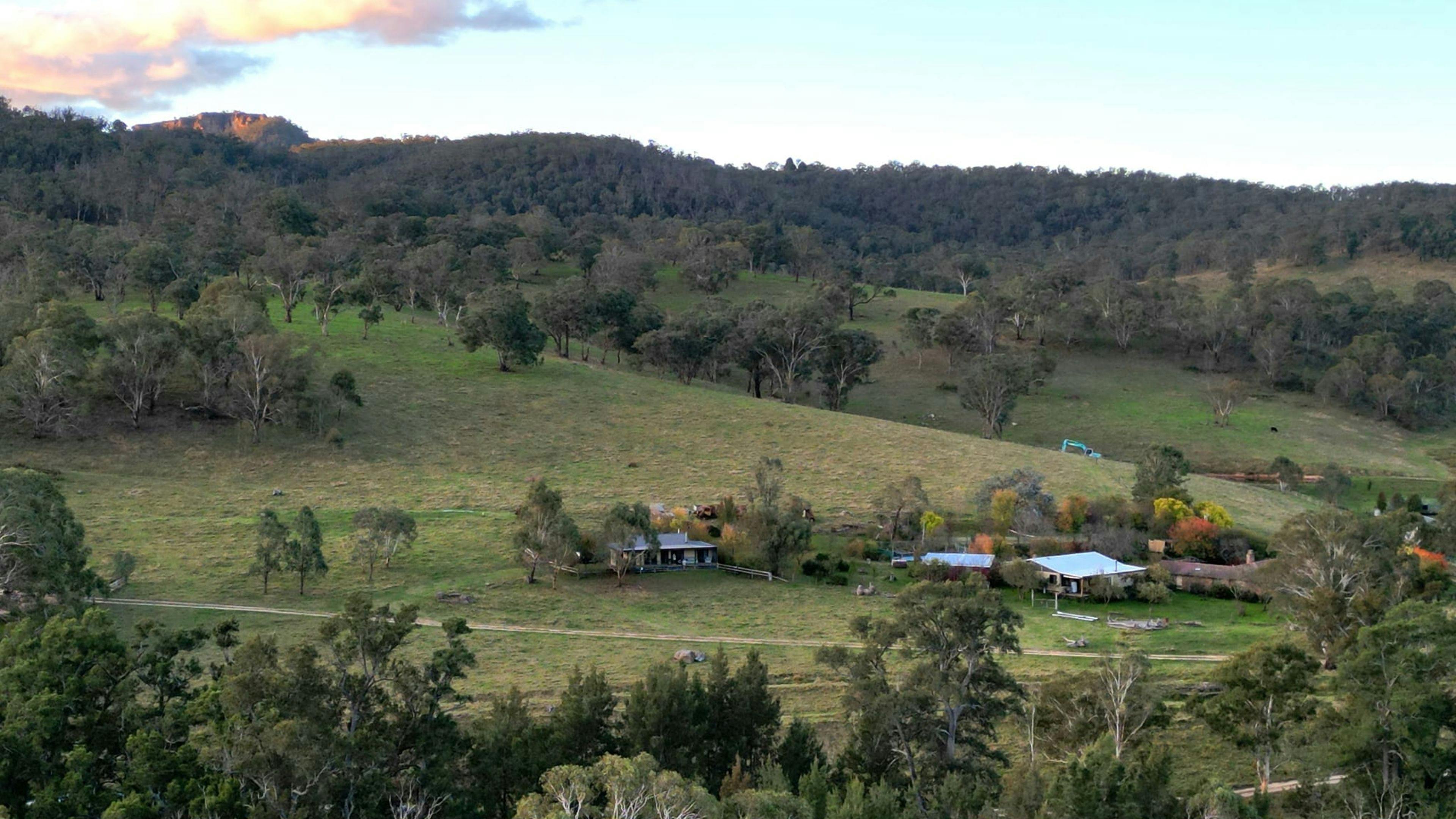 Glenroy Cottages and Camping
