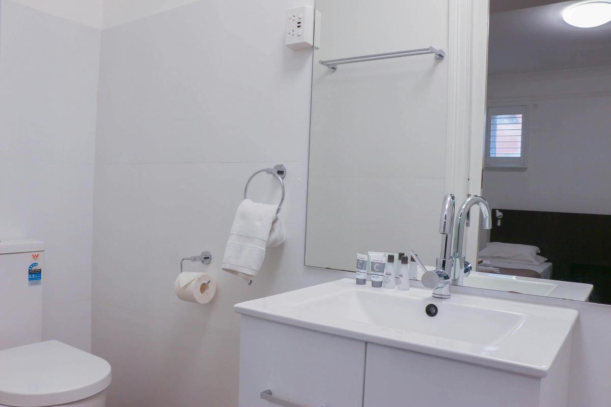 The Glasgow Arms Hotel, Ultimo NSW - Twin Room, Ensuite - Bathroom