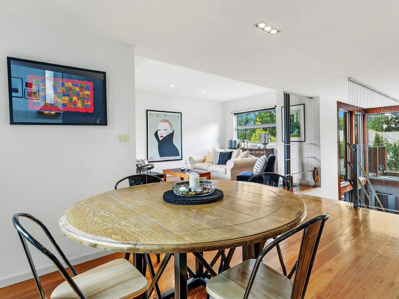 Fernweh dining table