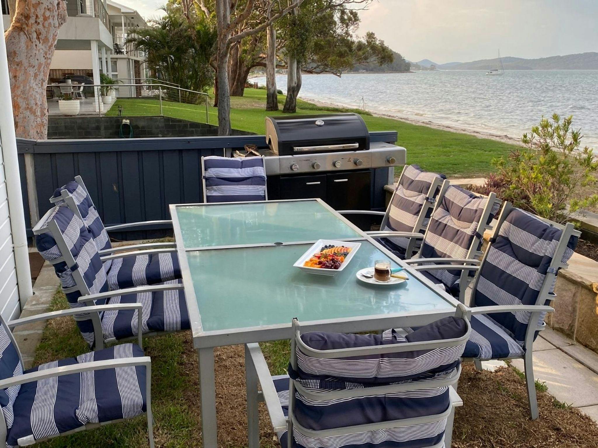 Waterfront Outdoor Dining 