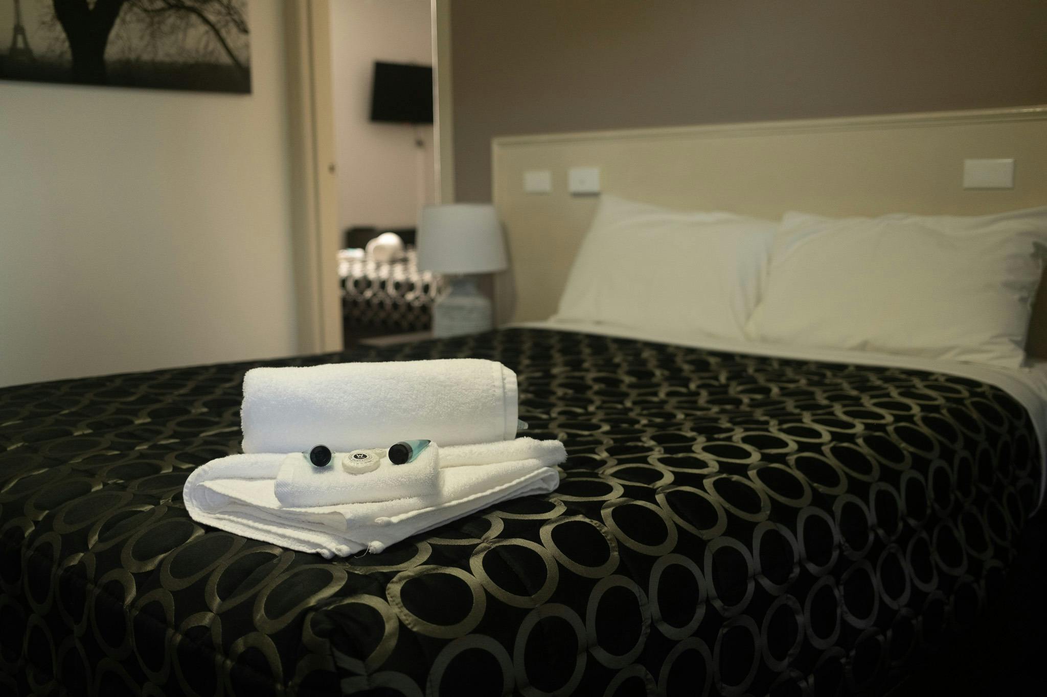 Fig Tree Motel - Bed