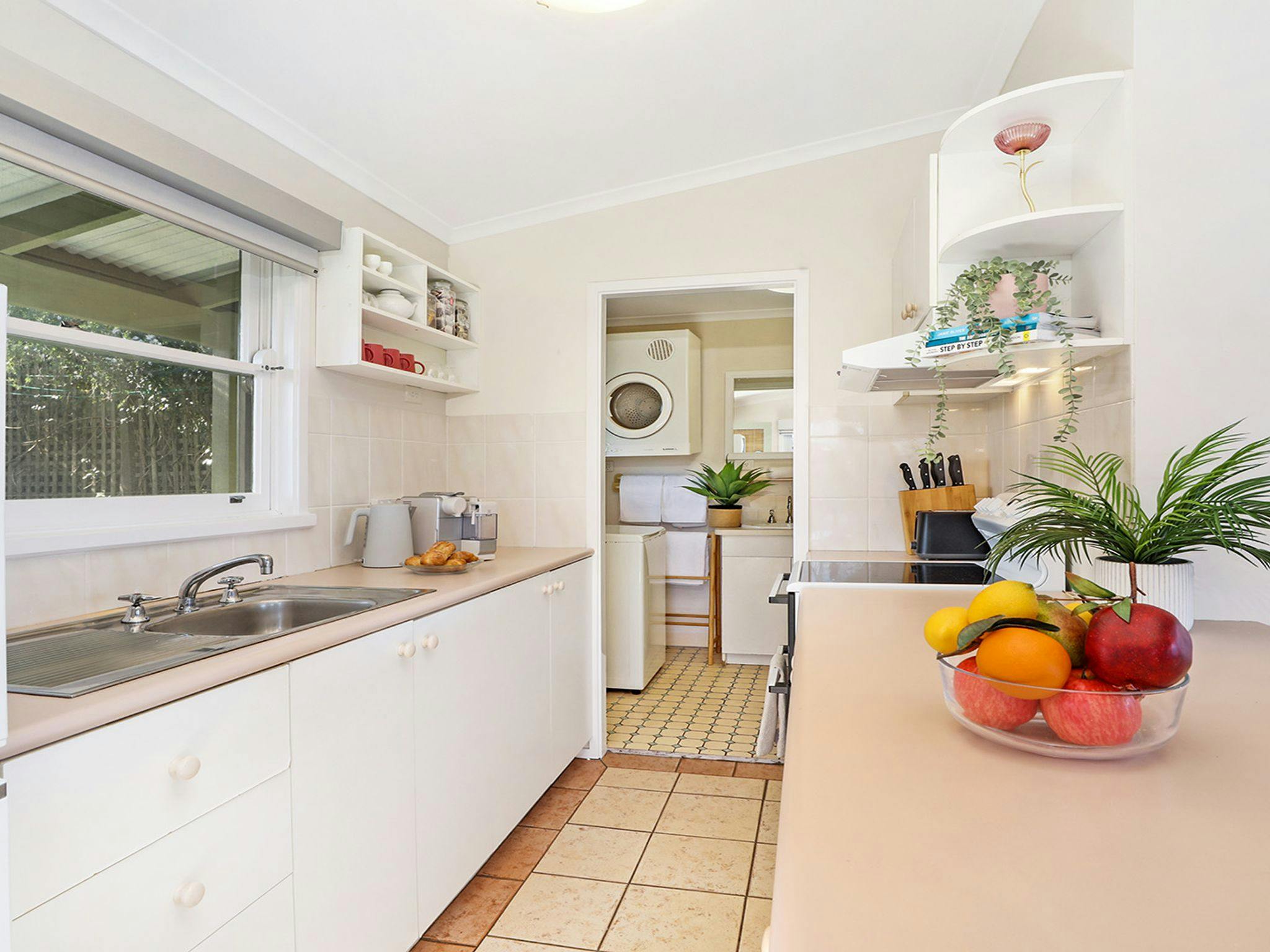 Flipside | Kitchen | Coffee Machine | Fridge | Stove | Oven | Microwave 