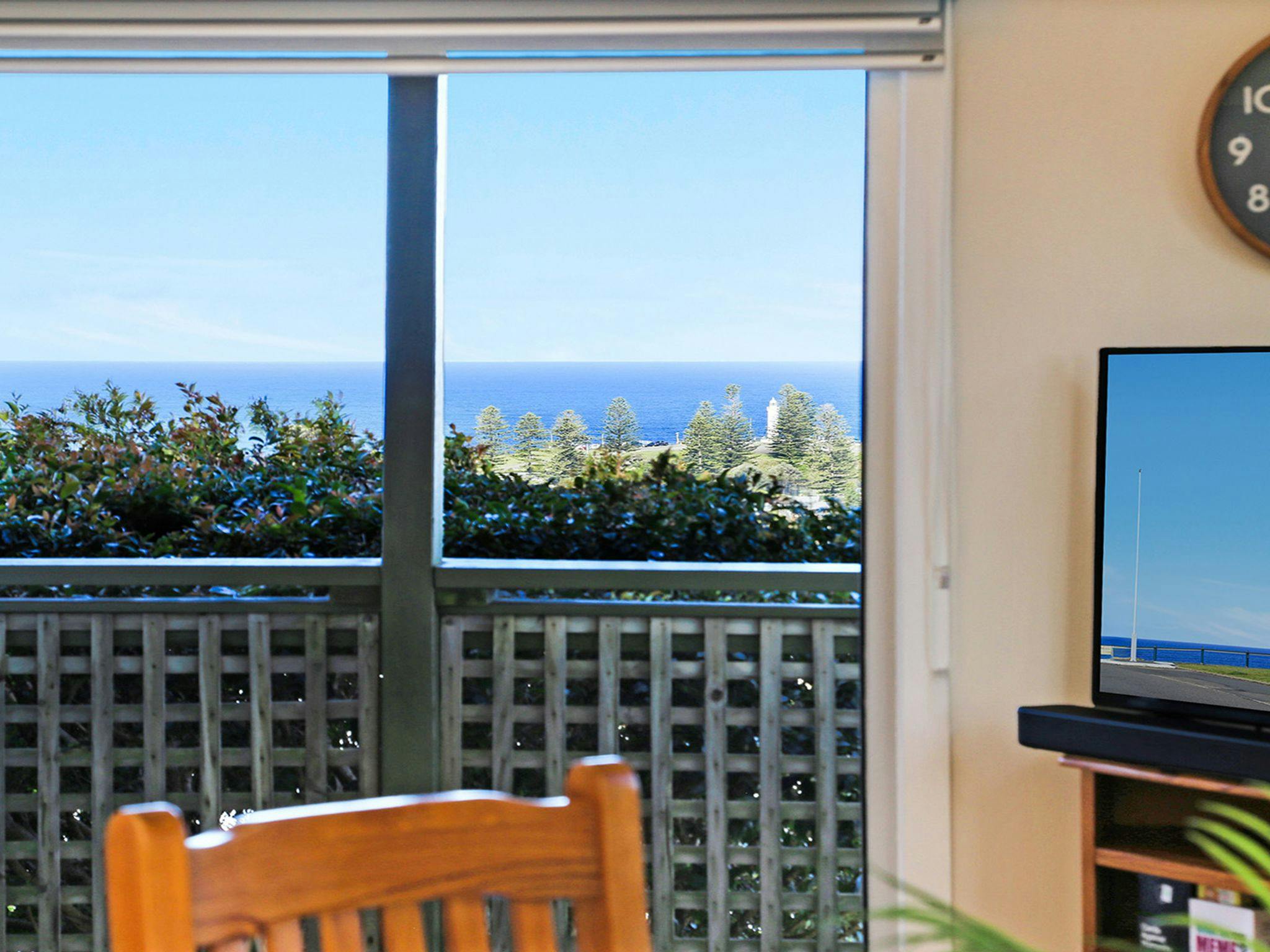 Flipside | Living Area | Smart TV | Ocean Views