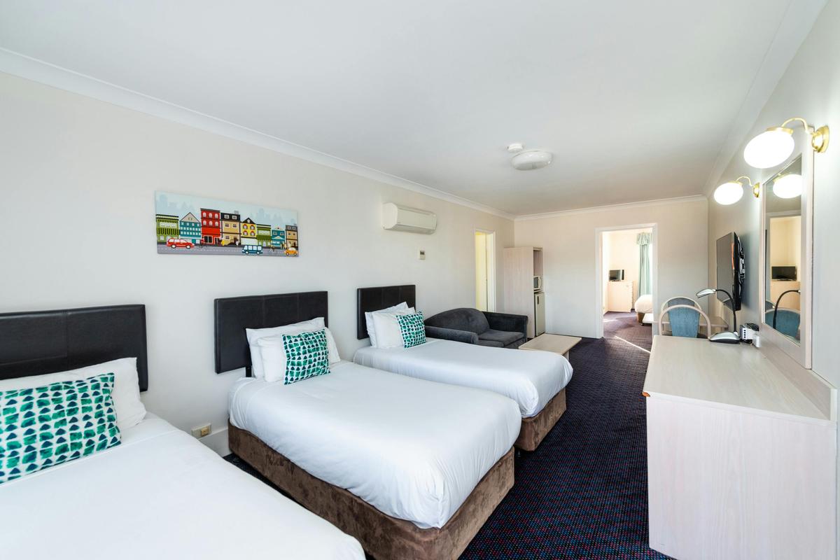 Golden Age - One Bedroom Family Suite