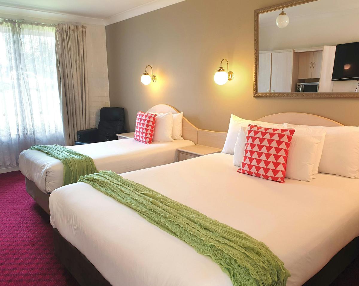 Golden Age - Deluxe Twin Room