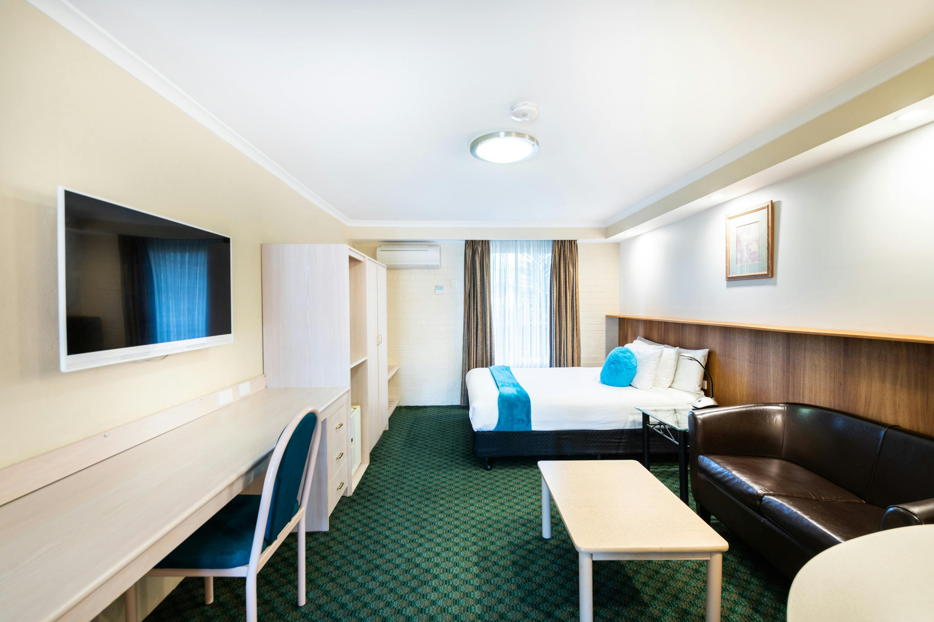 Golden Age - Standard Queen Room