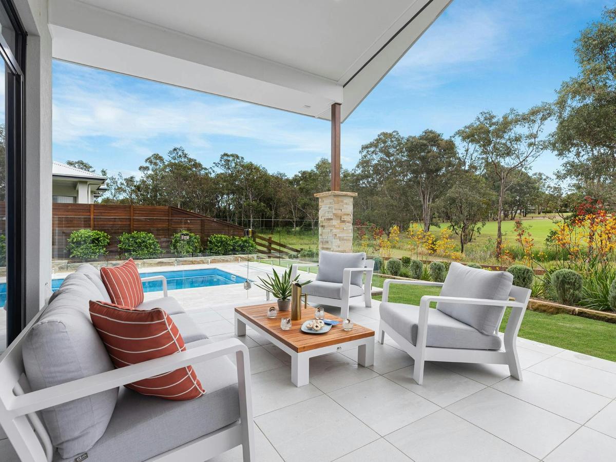 Fore Seasons outdoor entertainment area