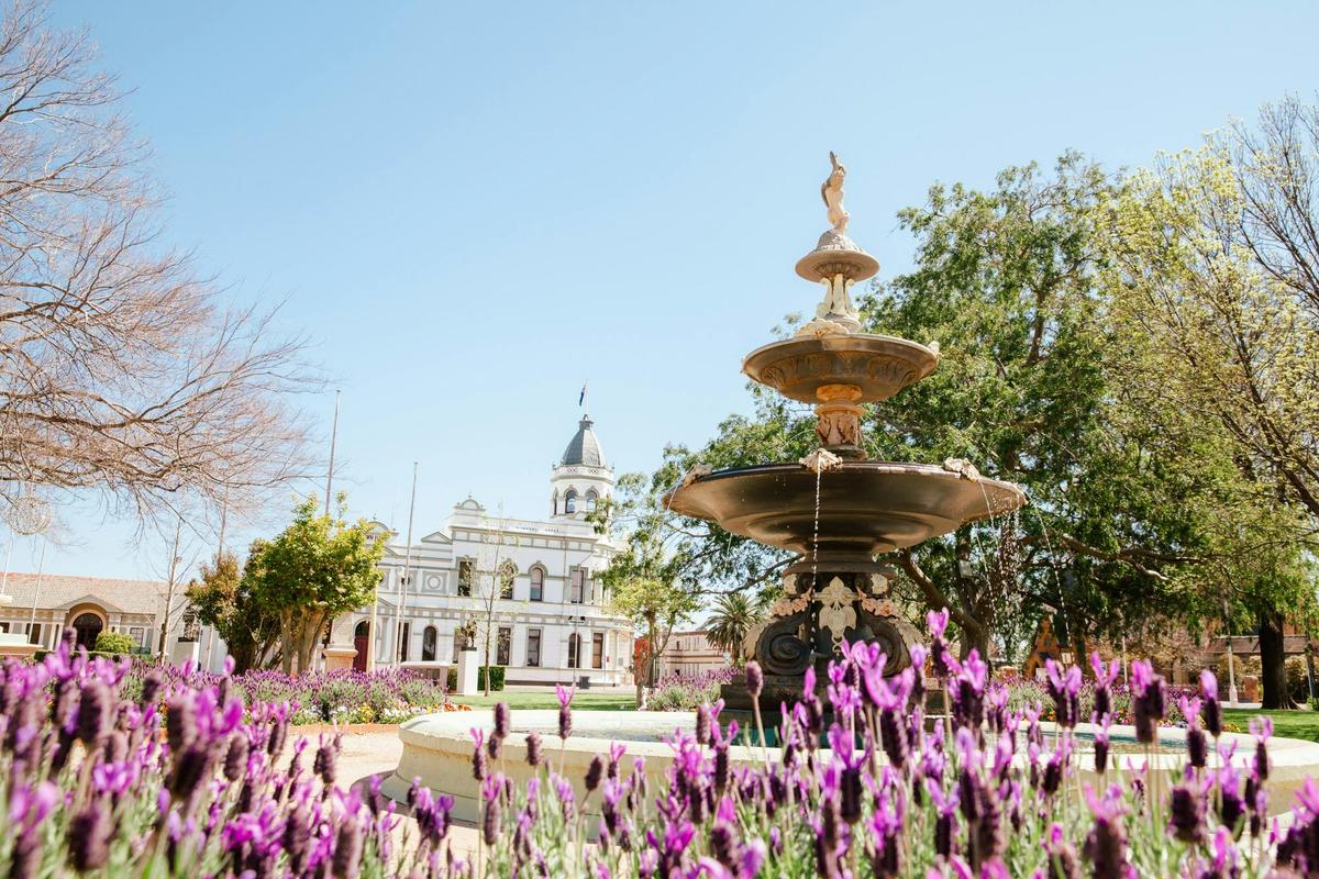Town Hall over the fountain