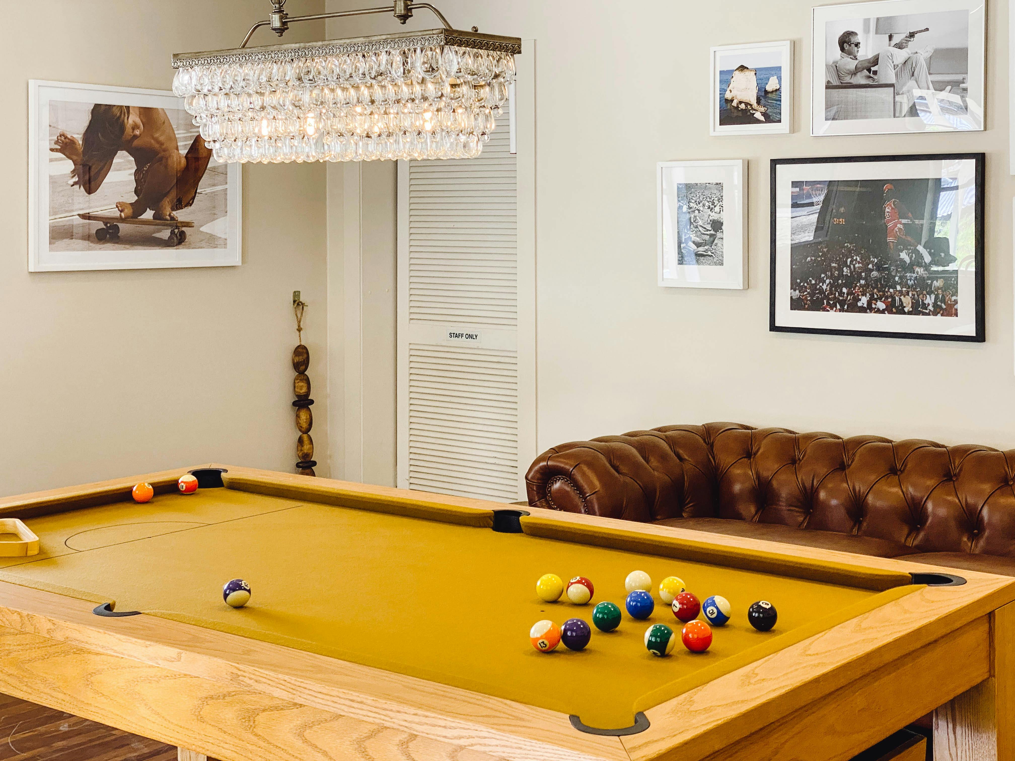 Pool table