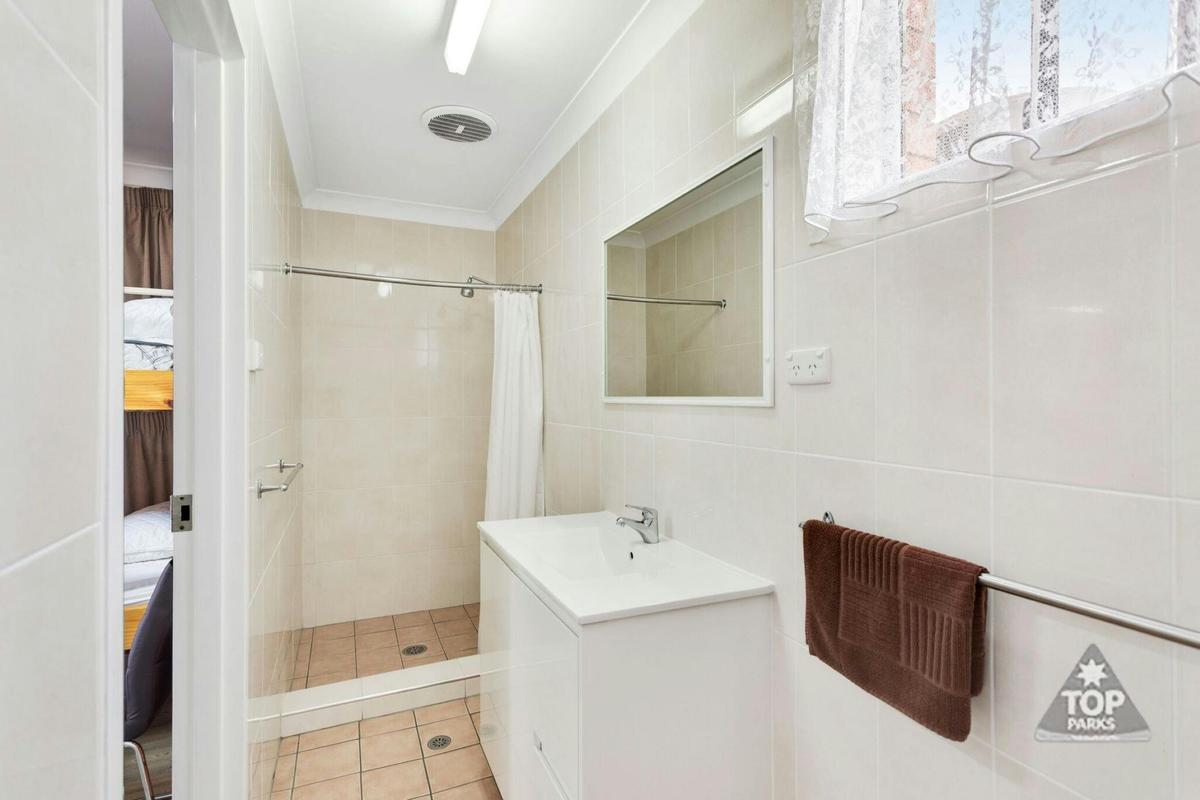 Bathroom 2 bedroom villa