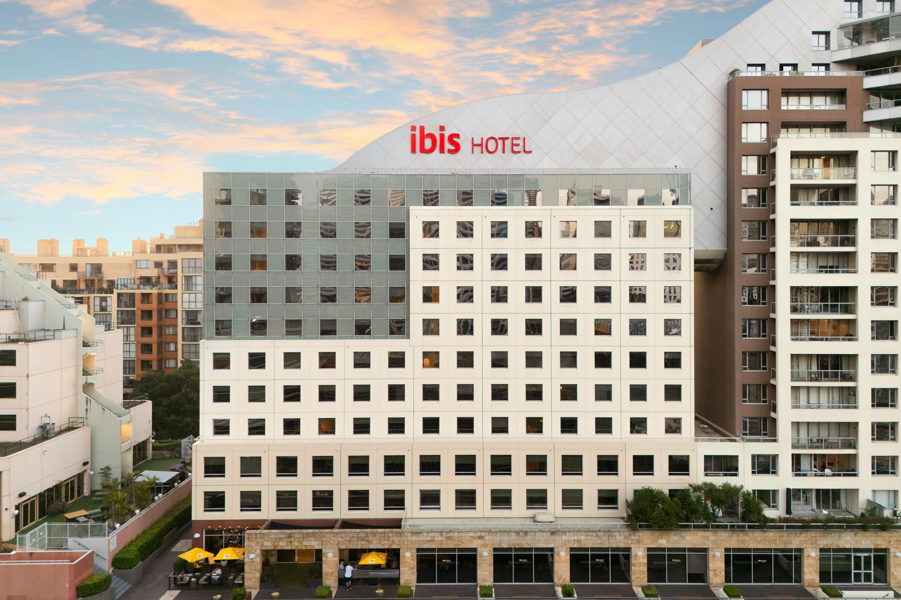 Welcome to ibis Sydney Darling Harbour — your easy, comfortable stay in the heart of Sydney, moments