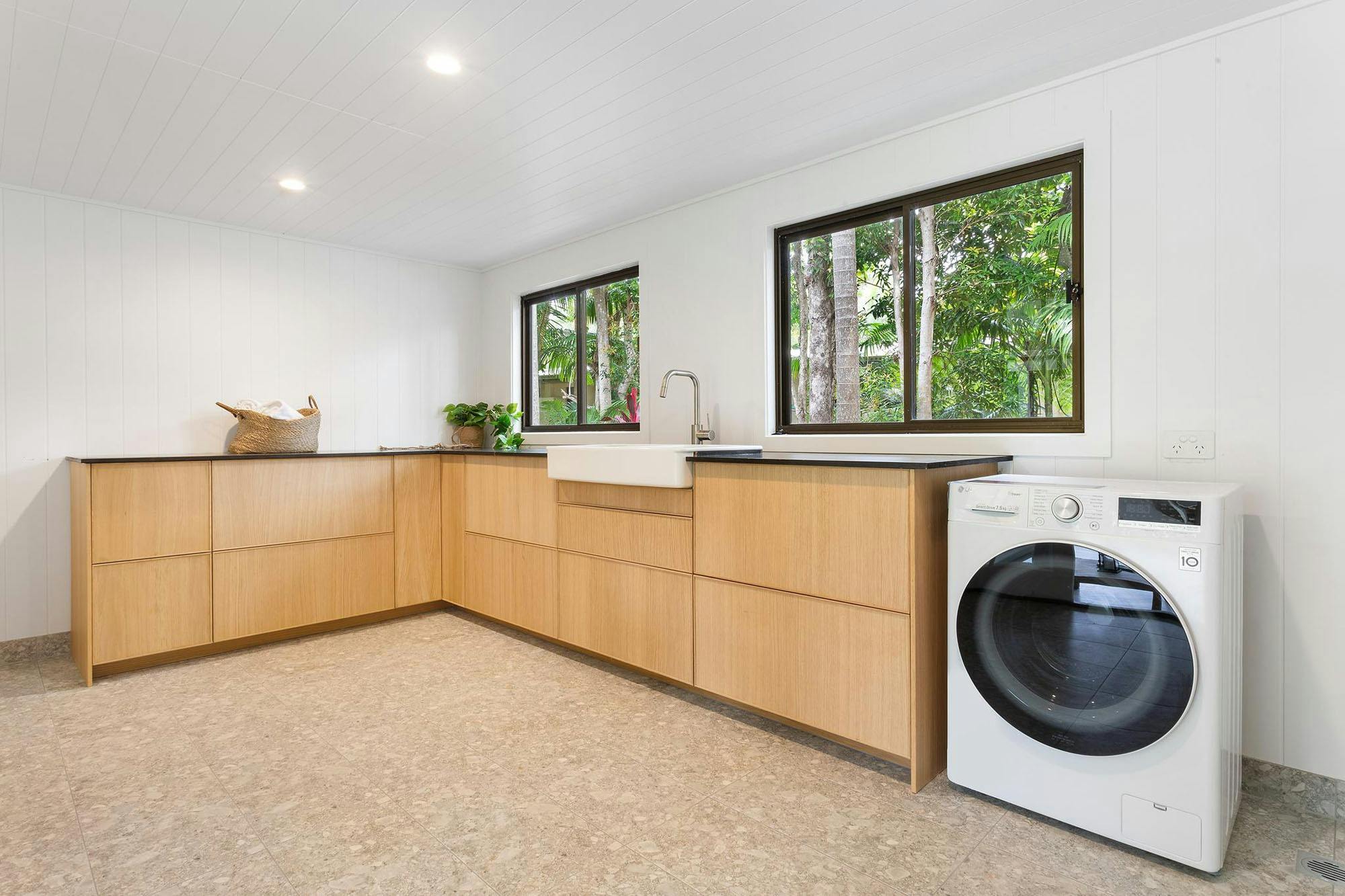 Golden Hus - South Golden Beach - Laundry